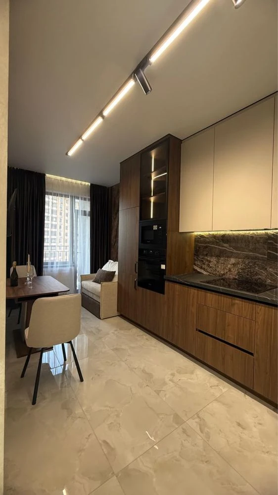 Selling a one-room furnished apartment in Zh from the owner