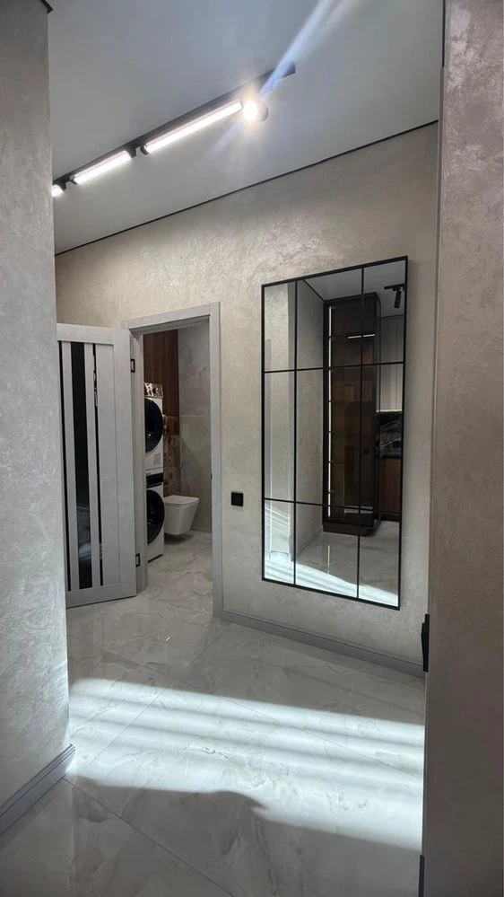 Selling a one-room furnished apartment in Zh from the owner
