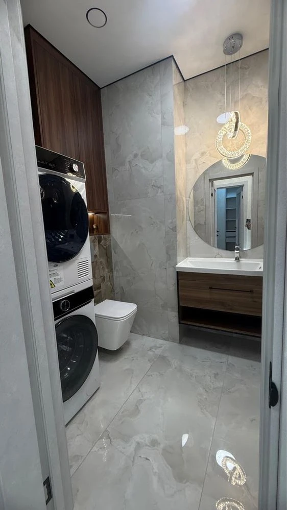 Selling a one-room furnished apartment in Zh from the owner
