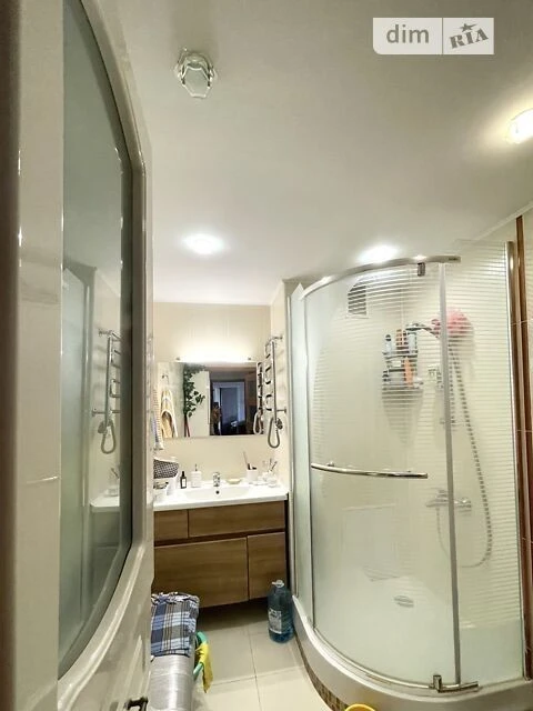 Sale of 3-room apartment 64 sq. m on Knyazya Volodymyra Monomakh street