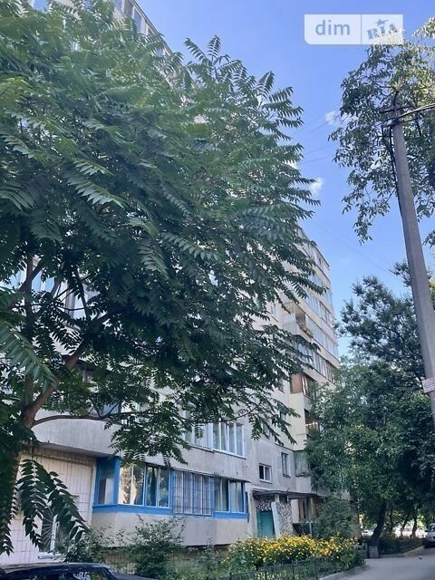 Sale of 3-room apartment 64 sq. m on Knyazya Volodymyra Monomakh street