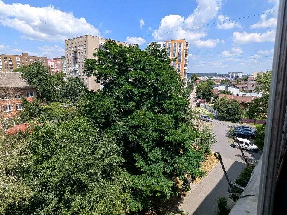 Apartment. Ivano-Frankisk, Bohdana Hmelnytsky St.