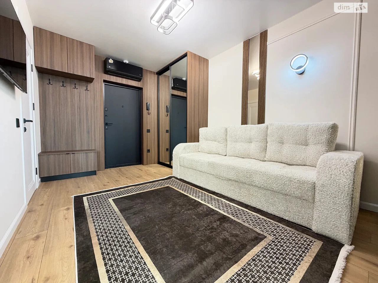 Apartment for Sale: Center