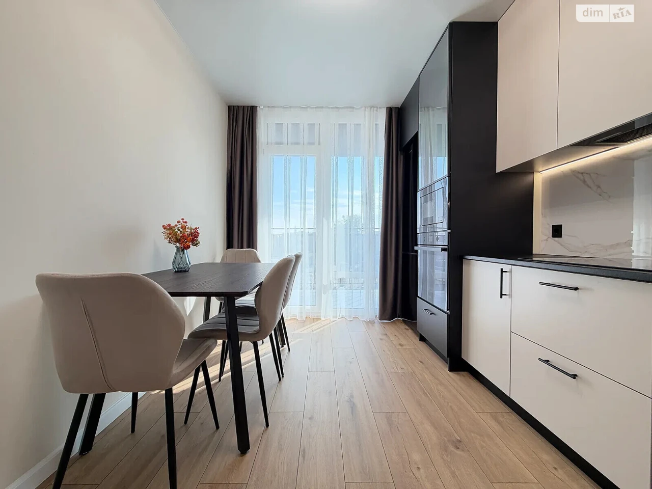 Apartment for Sale: Center
