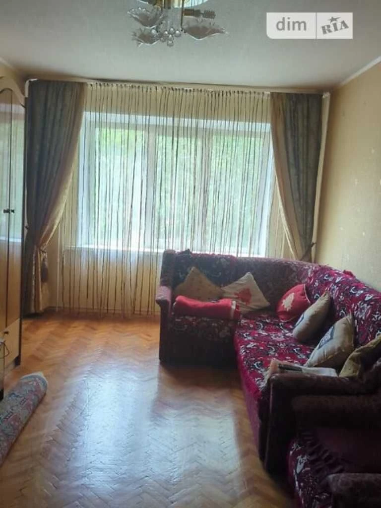 Sale of a three-room apartment. Second floor.
