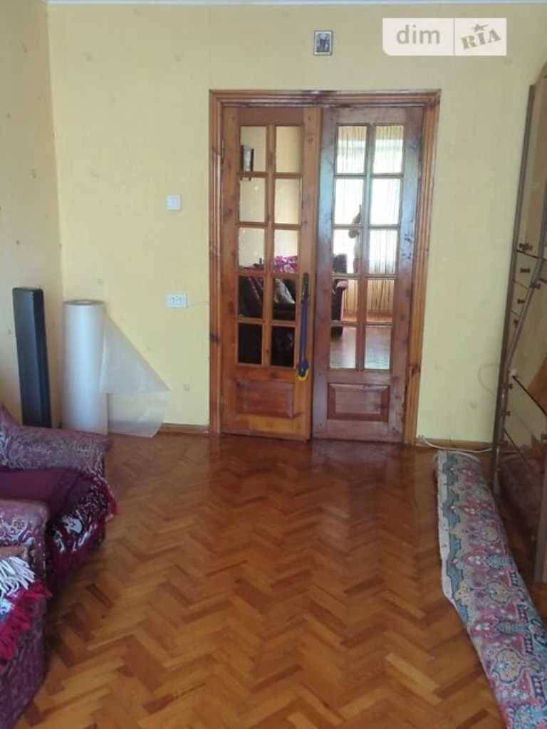 Sale of a three-room apartment. Second floor.