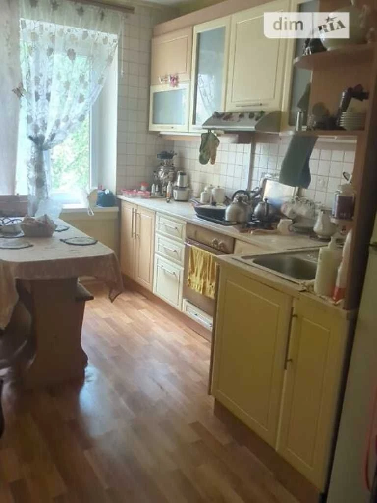 Sale of a three-room apartment. Second floor.