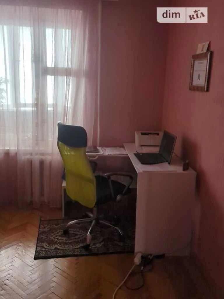 Sale of a three-room apartment. Second floor.