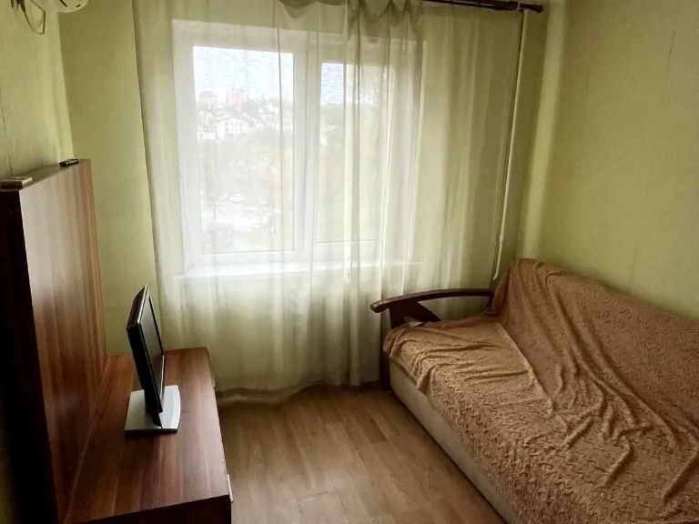 Rent 1-bedroom apartment 27 m² on 5th floor of a 9-story building.