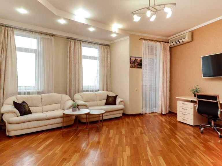Apartment. Eugene Konovalets st., Kyiv