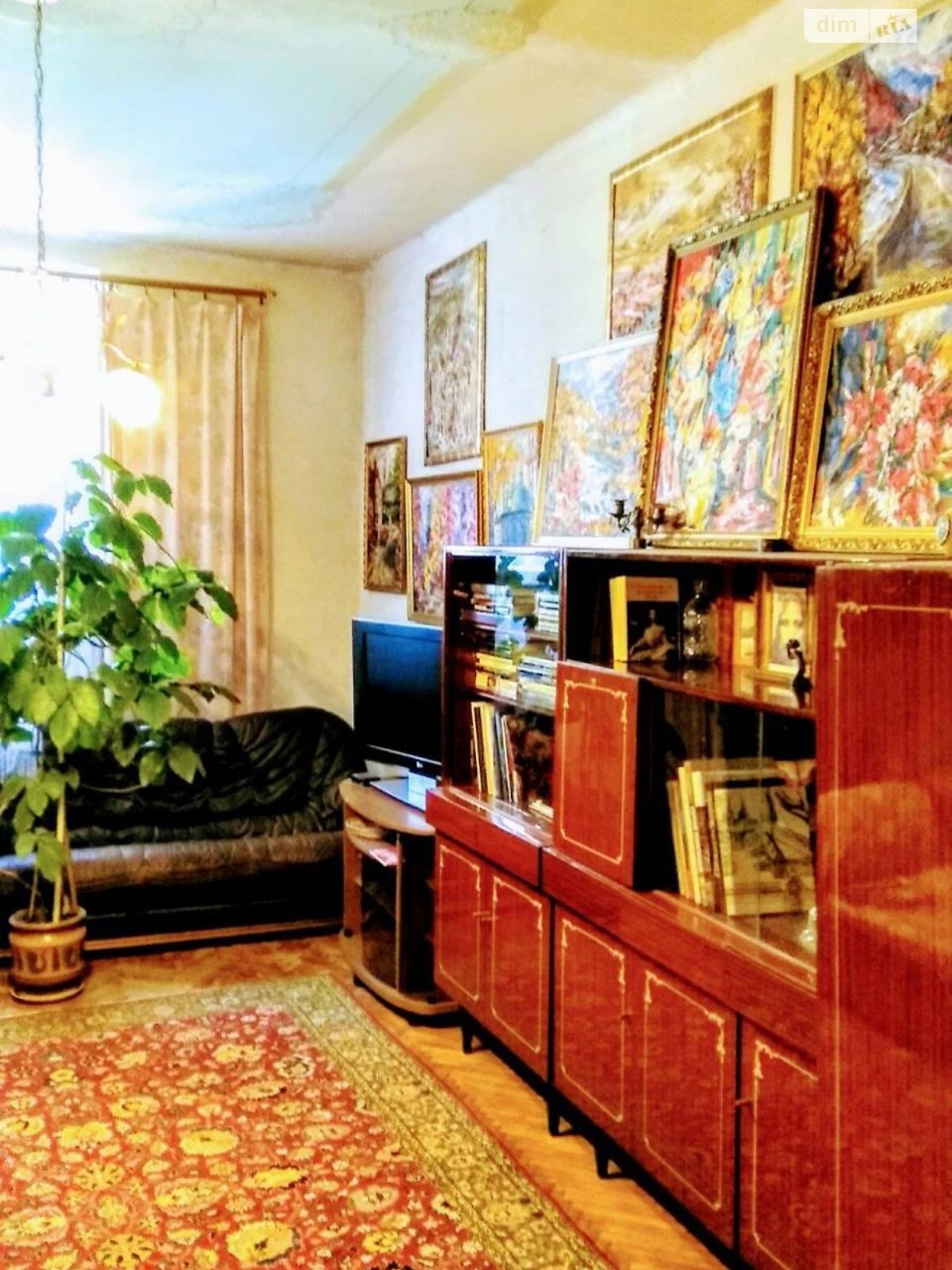 Продаж Квартира Площа Ринок