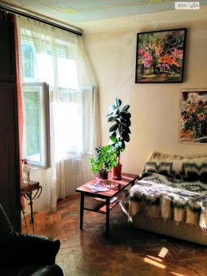 Продаж Квартира Площа Ринок