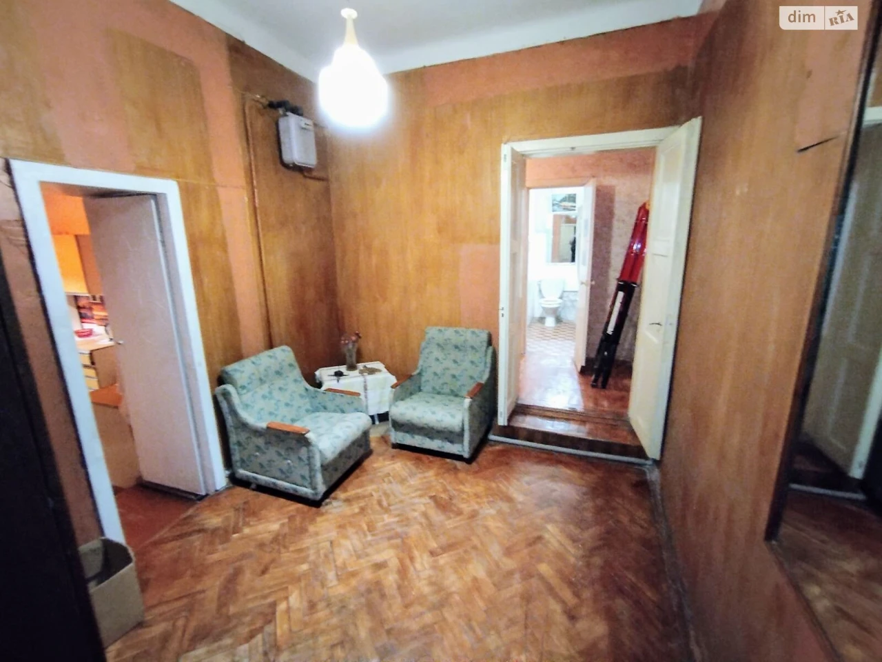 Продаж Квартира Площа Ринок