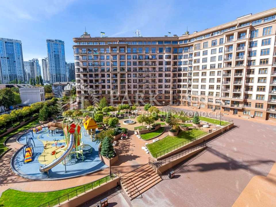 Квартира. Киев, улица Михаила Бойчука