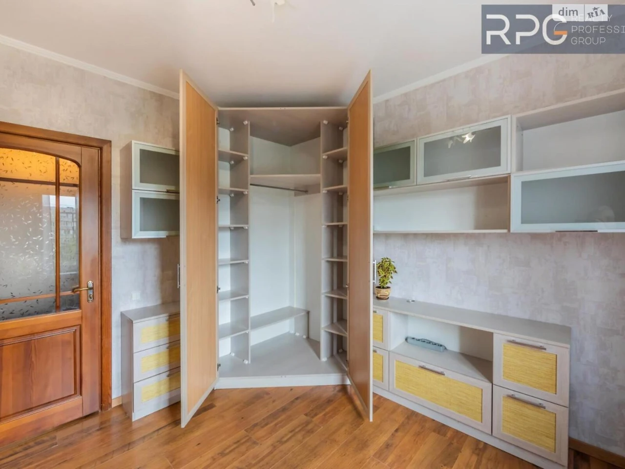 Продаж Квартири, Харьковский массив