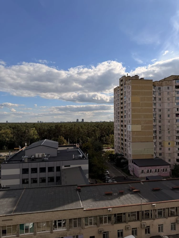 Продам 2-кімнатну квартиру на Лісовому масиві