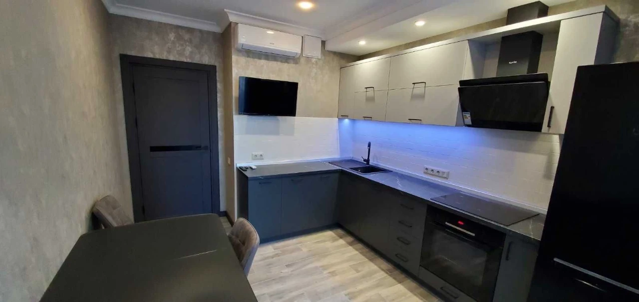 For Sale: 2-bedroom apartment, ЖК Зарічний, Осокорська, 2-A, Дар