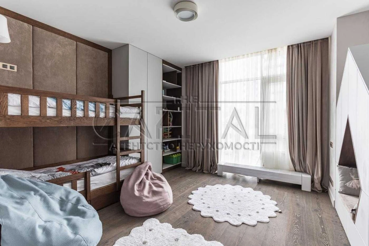 Sale / Apartments / Fontaniv Avenue / Center / Pecer, / 12