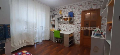 Sale of a 4-bedroom apartment in Kyiv