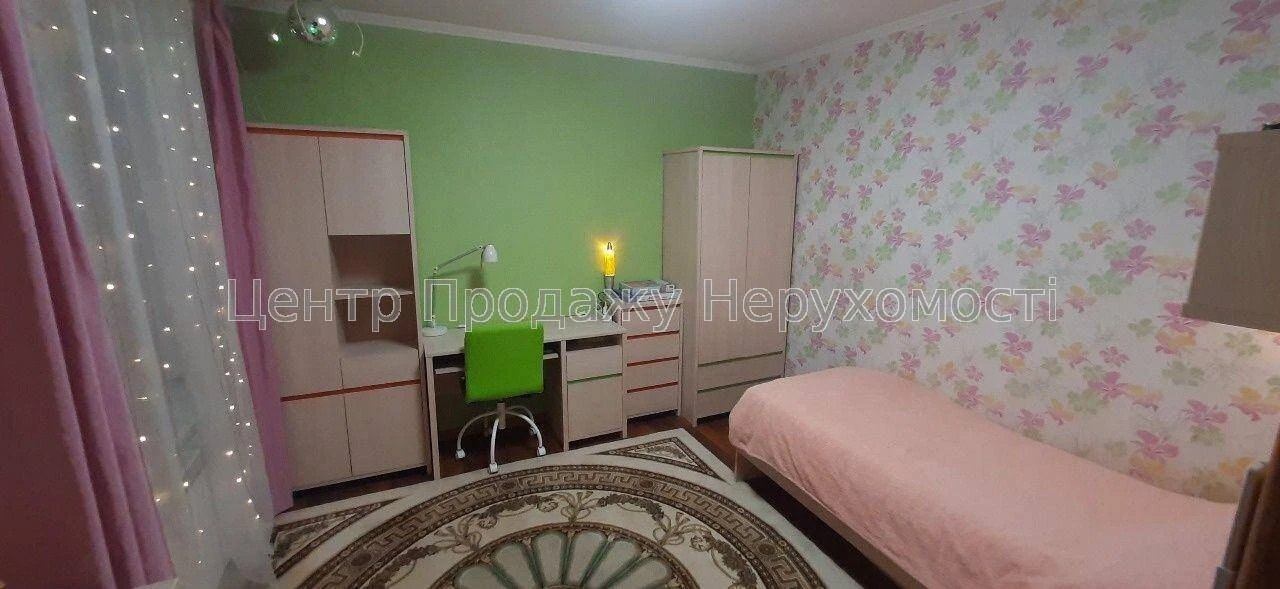 Sale of a 4-bedroom apartment in Kyiv