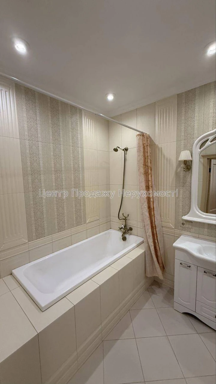 Sale of 1-room apartment, 67 sq m², 16/25 floors, Smaragdovy residential complex, Kyiv — in