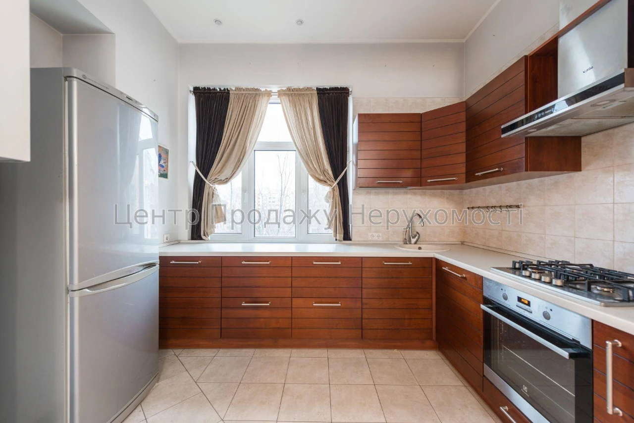 Продаж 4-кімн. квартири, 146 м², 3/3 поверх, Київ. Відмінна