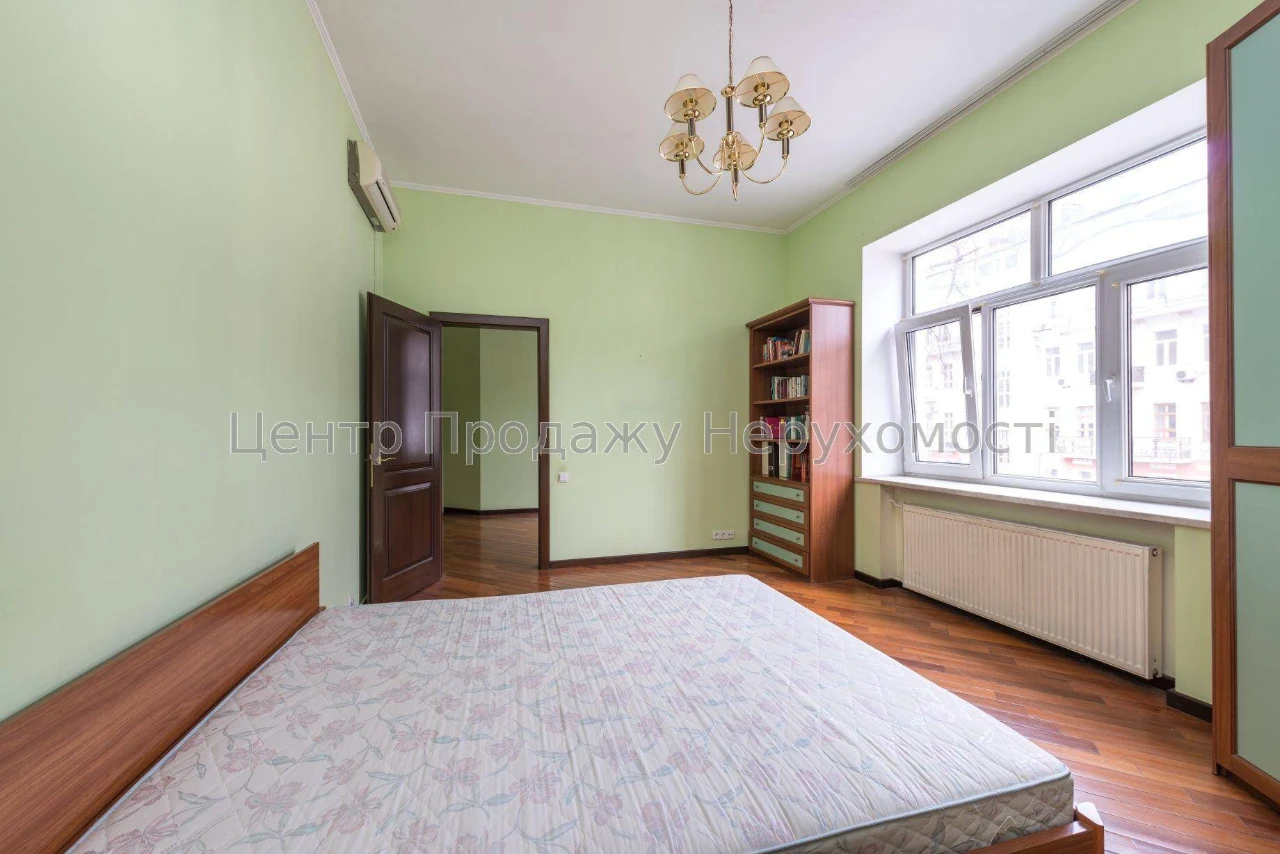 Продаж 4-кімн. квартири, 146 м², 3/3 поверх, Київ. Відмінна