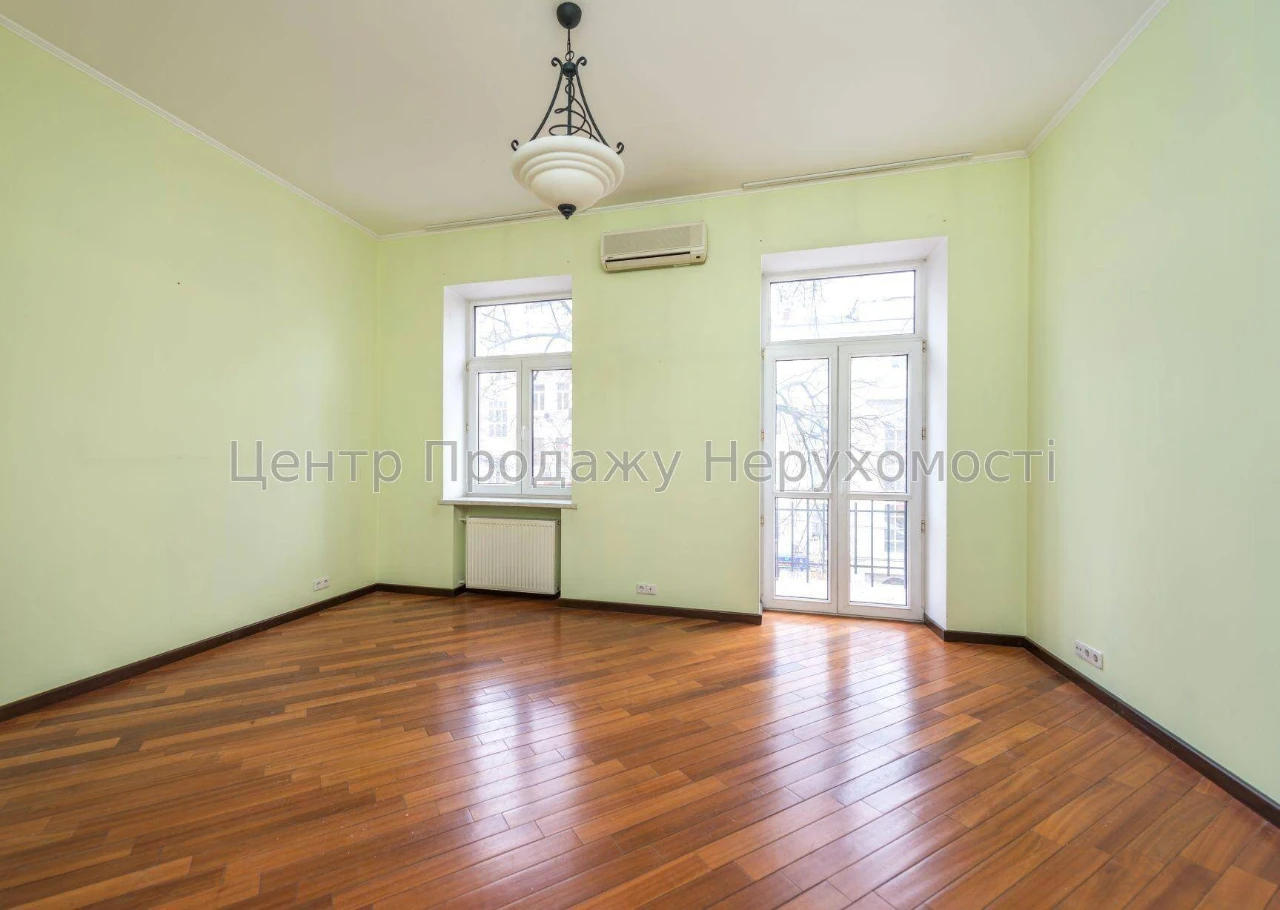 Продаж 4-кімн. квартири, 146 м², 3/3 поверх, Київ. Відмінна
