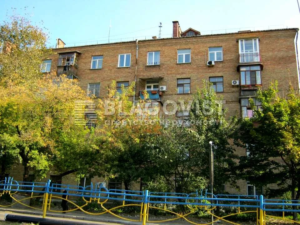 Квартира. Киев, Генерала Алмазова ул. (Кутузовая)