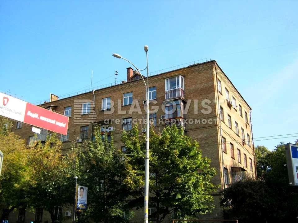 Квартира. Киев, Генерала Алмазова ул. (Кутузовая)