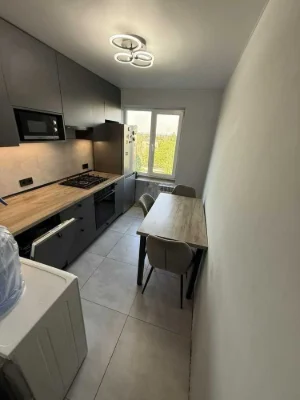 Продається трикімнатна квартира 64 м² на просп. Слобожанському,