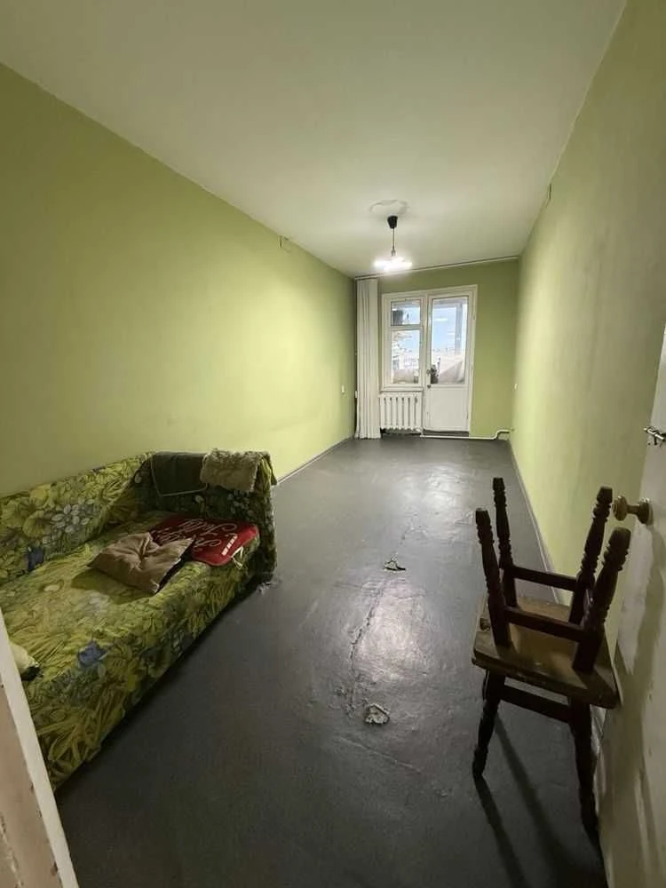Продається трикімнатна квартира 64 м² на просп. Слобожанському,