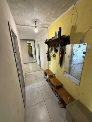 Продається трикімнатна квартира 64 м² на просп. Слобожанському,