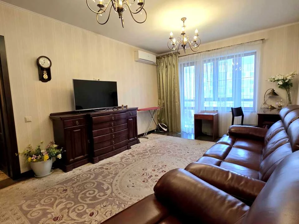 Apartment. Dnipro, Heroes Avenue
