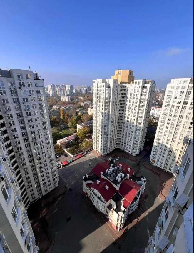 Видова 3-кімнатна квартира в ЖК «Французький». Ремонт.