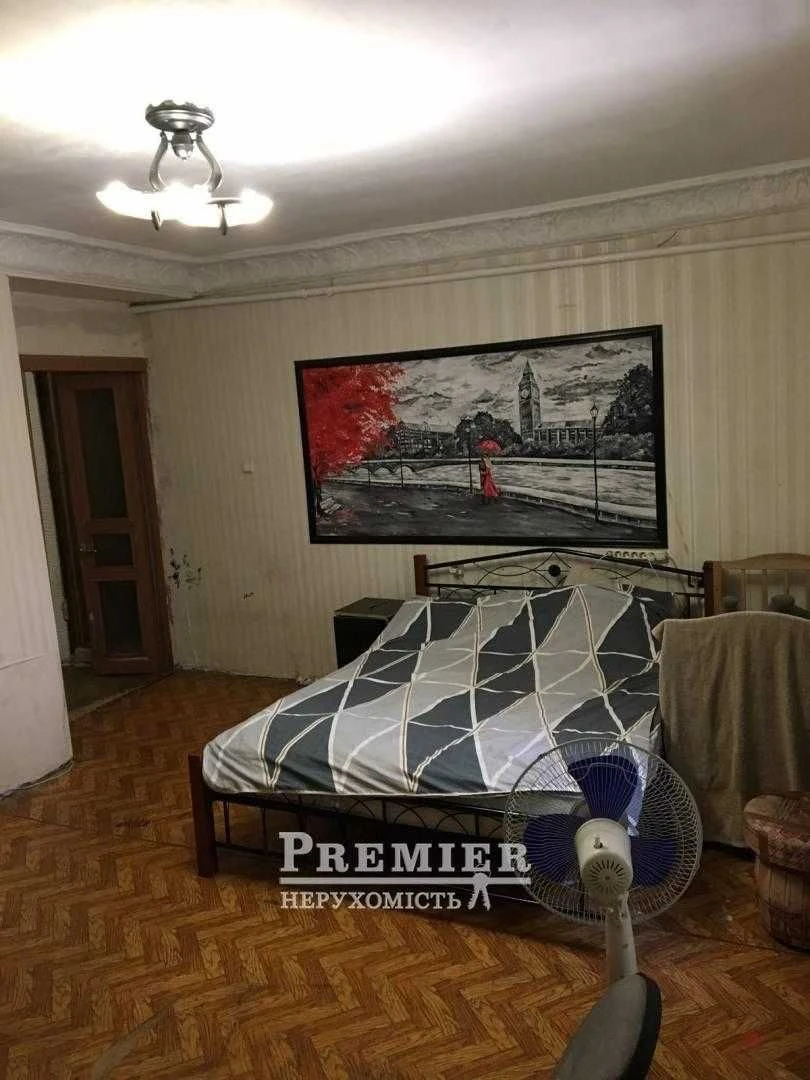 Продается двухкомнатная квартира на первом этаже дома