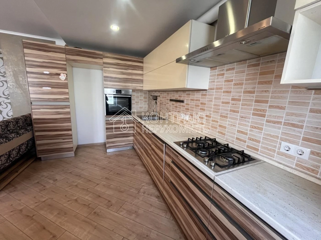 For Sale 4-room apartment 80 sq m, Tarasenka street / Metalist, 3 minutes to the metro.