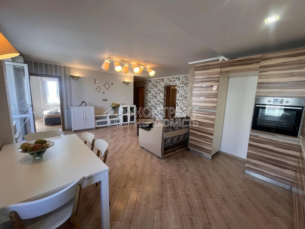 For Sale 4-room apartment 80 sq m, Tarasenka street / Metalist, 3 minutes to the metro.