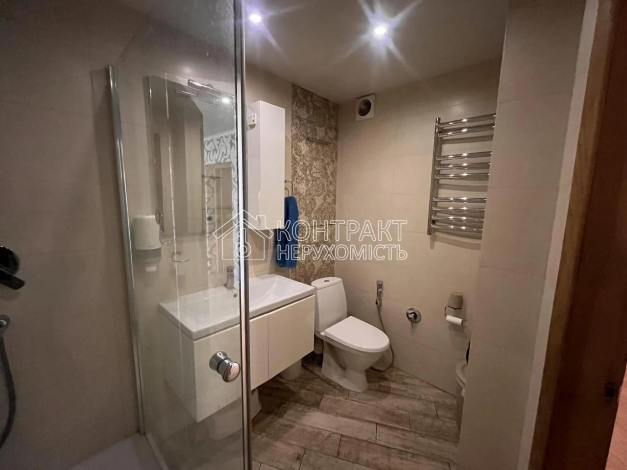 For Sale 4-room apartment 80 sq m, Tarasenka street / Metalist, 3 minutes to the metro.