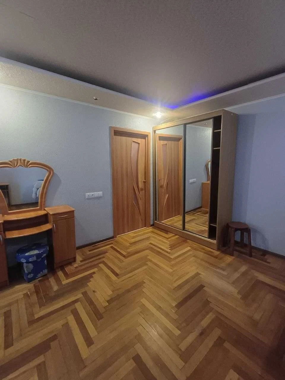 1-кмн. квартира, 2/9, цегла, ремонт, вул. Лобановського