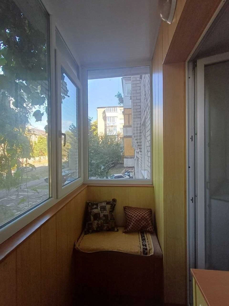 1-кмн. квартира, 2/9, цегла, ремонт, вул. Лобановського