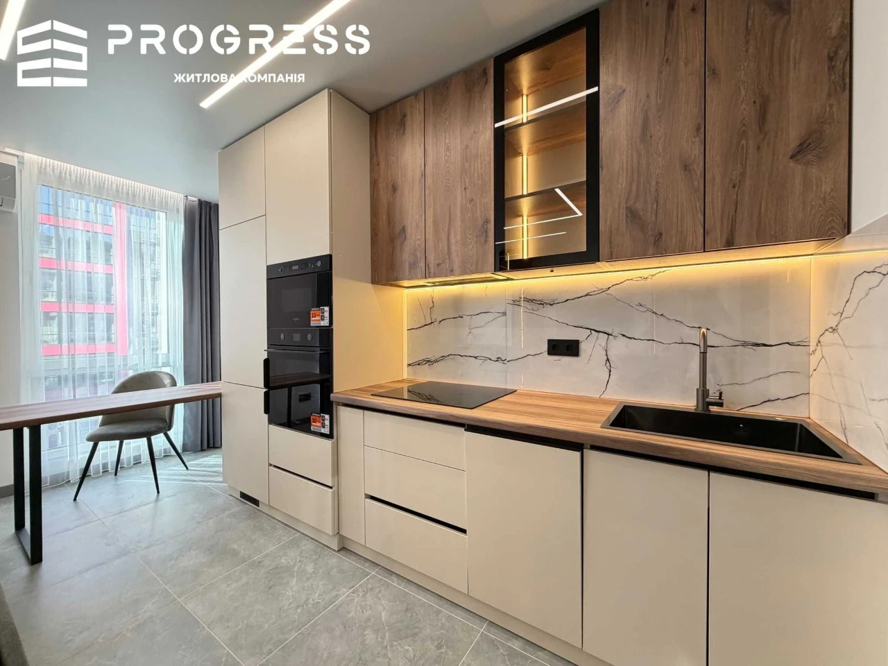 Продаж 1 кімнатної квартири ЖК Manhattan Up з басейном на да
