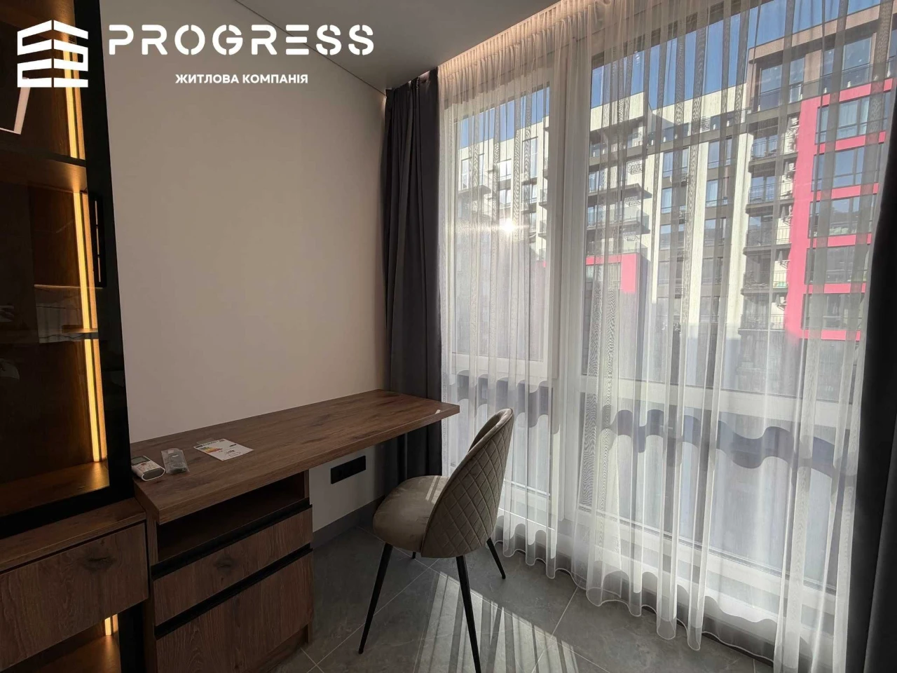 Продаж 1 кімнатної квартири ЖК Manhattan Up з басейном на да