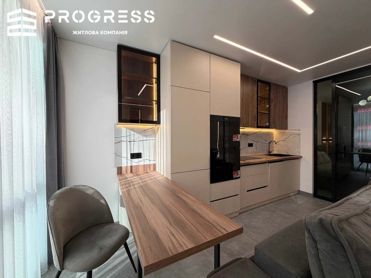 Продаж 1 кімнатної квартири ЖК Manhattan Up з басейном на да