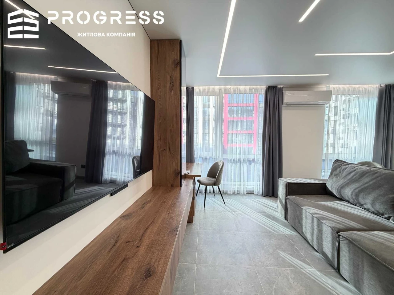 Продаж 1 кімнатної квартири ЖК Manhattan Up з басейном на да