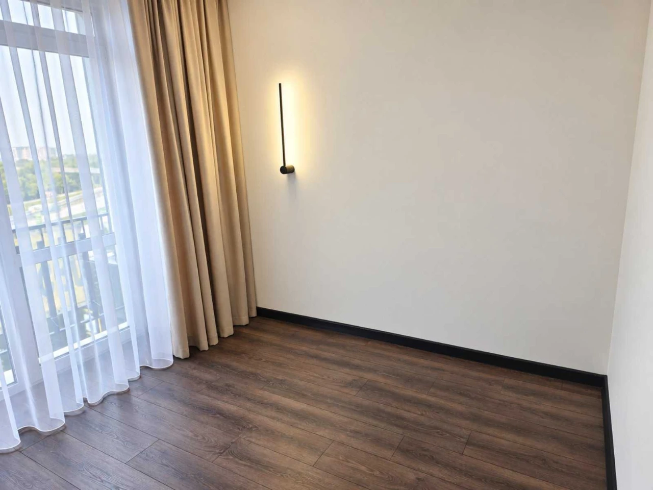 2K with 3K functionality! Designer renovation, furniture and appliances