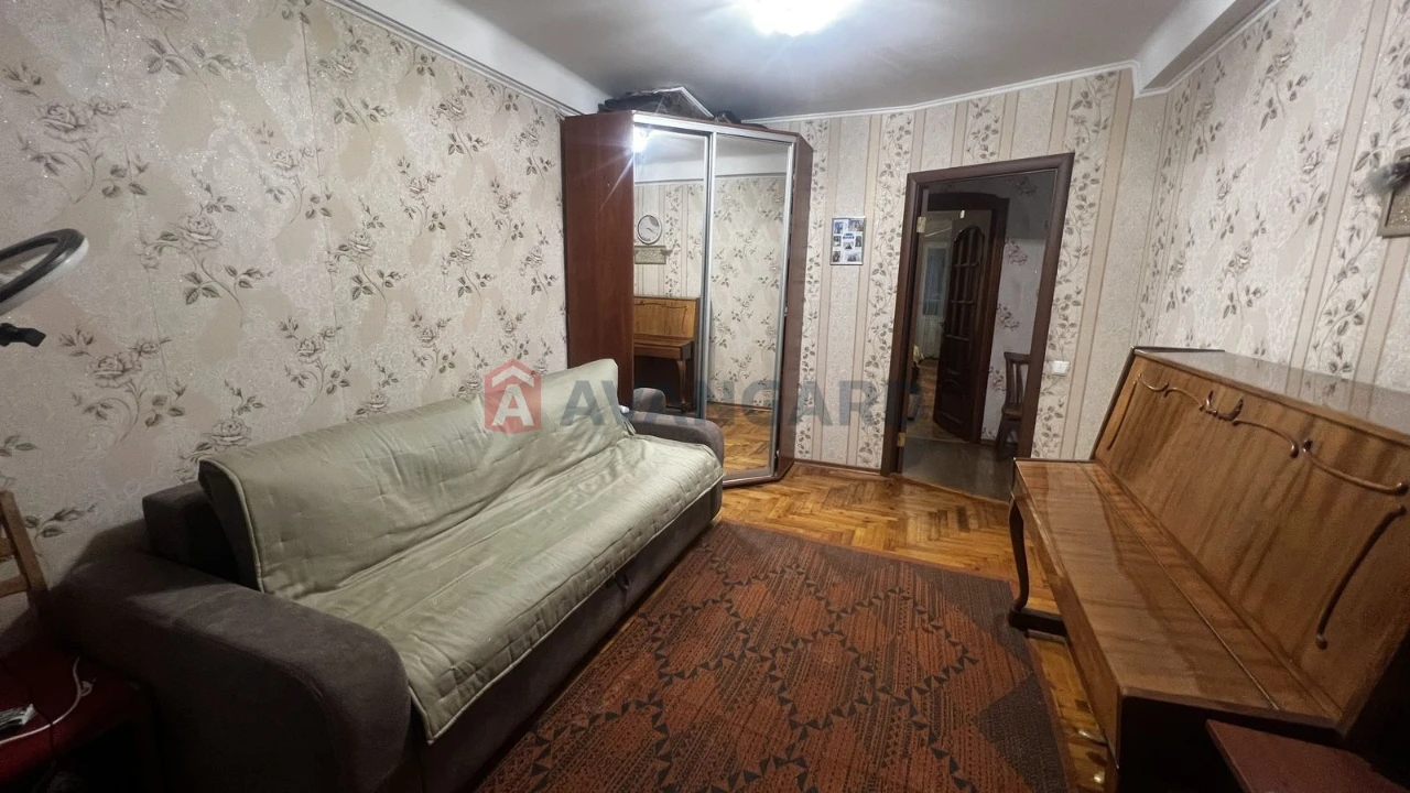 Spacious 3-bedroom apartment in the Khortytskiy district!