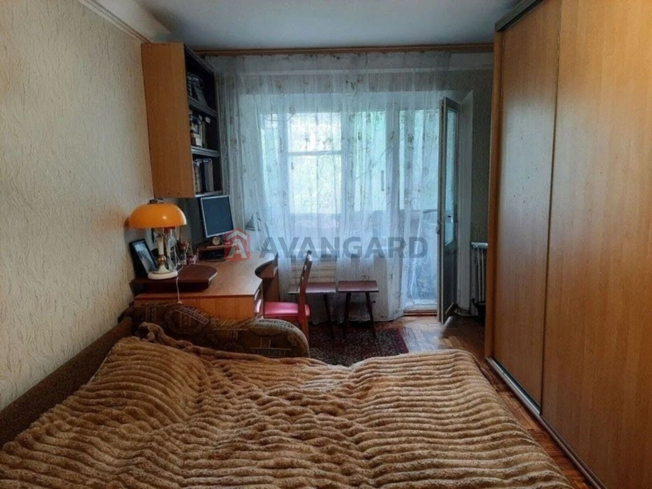 Spacious 3-bedroom apartment in the Khortytskiy district!