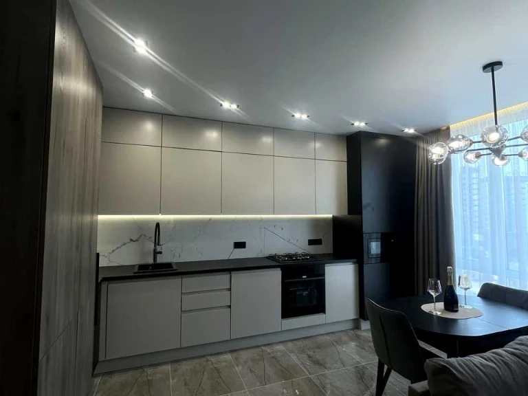 Apartment. Ivano-Frankivsk, Nadricna st.