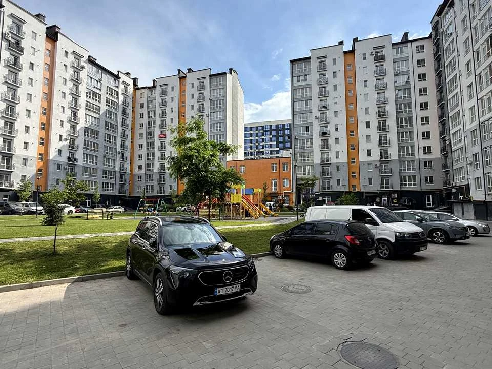 Apartment. Ivano-Frankivsk, Khimyk St.